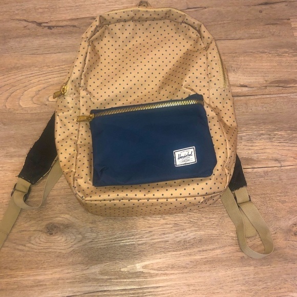HERSCHEL Supply Co Beige Tan & Navy Blue Polka Dot Back Pack GUC - Picture 3 of 10